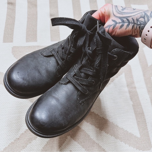 UGG leather combat boot lace up 8 in black - Picture 4 of 7